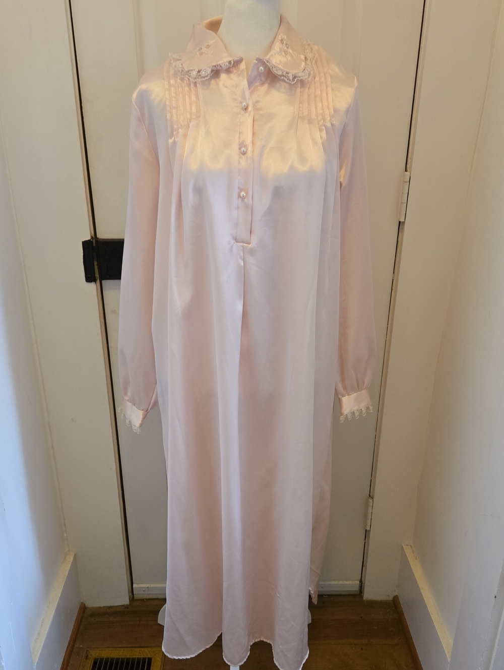 Vintage Honors Intimates Light Pink Long Night Gown Large